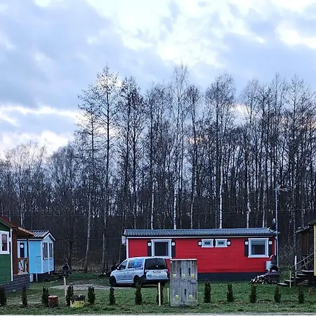 Letniskowy - Niebieski Caloroczny Kamp alanı *