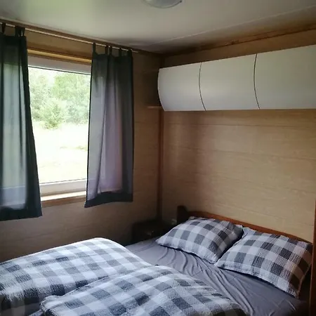 Letniskowy - Niebieski Caloroczny Camping